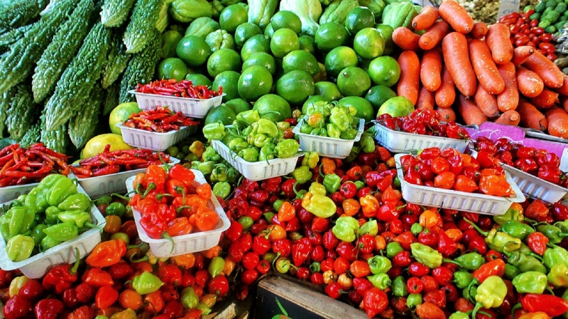 epicerie-HYERES-min_farmers-market-1329008